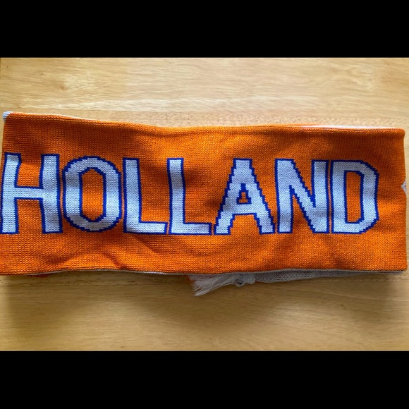 Official FIFA World cup scarf never worn - Picture 1 of 4